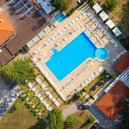 Ostrova Village Beli Osŭm