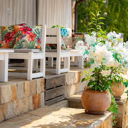 Ostrova Village Hotel 3*