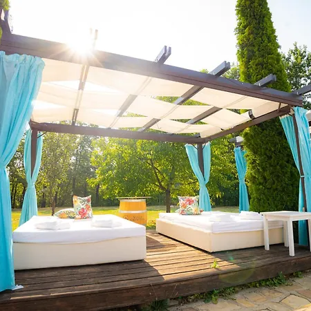 Hotel Ostrova Village 3*