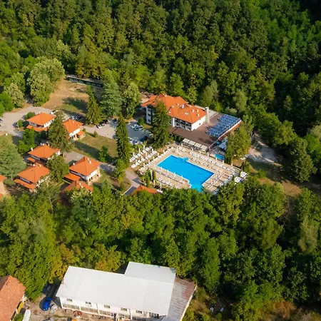Ostrova Village מלון
